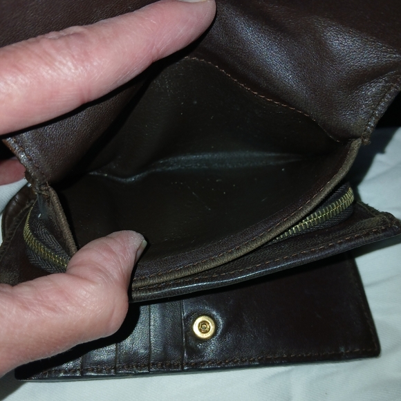 GUC, Bottega Veneta small, brown, woven leather wallet. - Picture 10 of 14